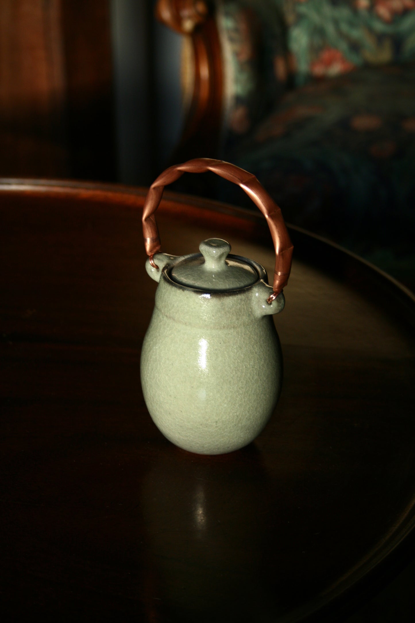 Caddy with copper handle