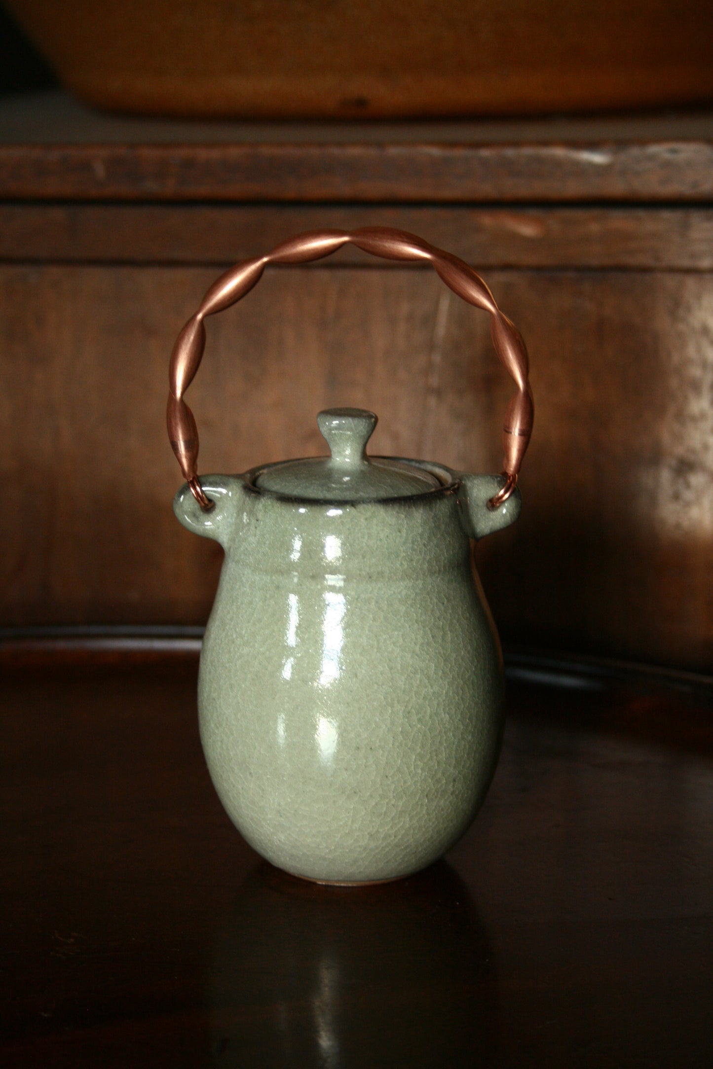 Caddy with copper handle
