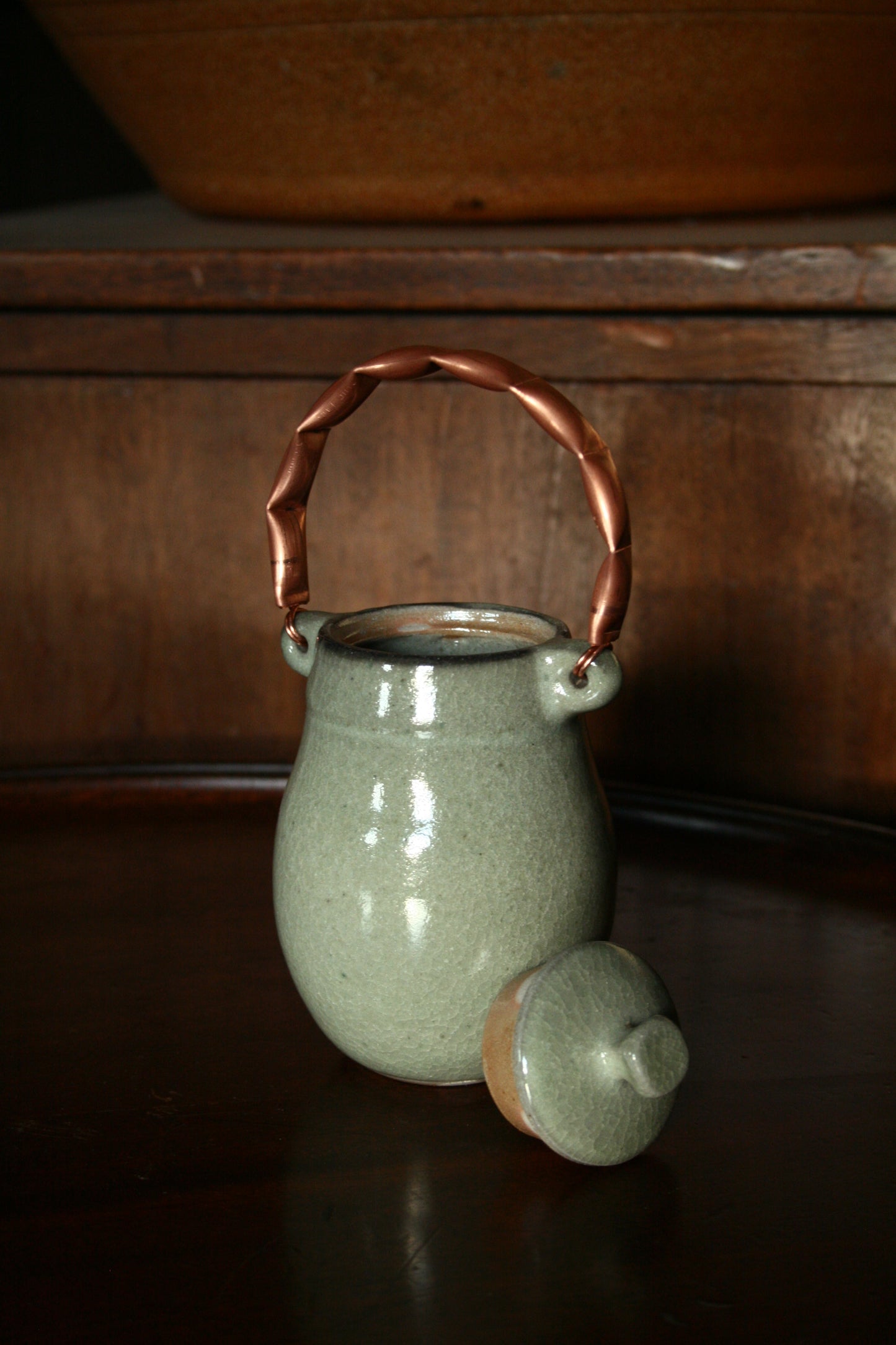 Caddy with copper handle