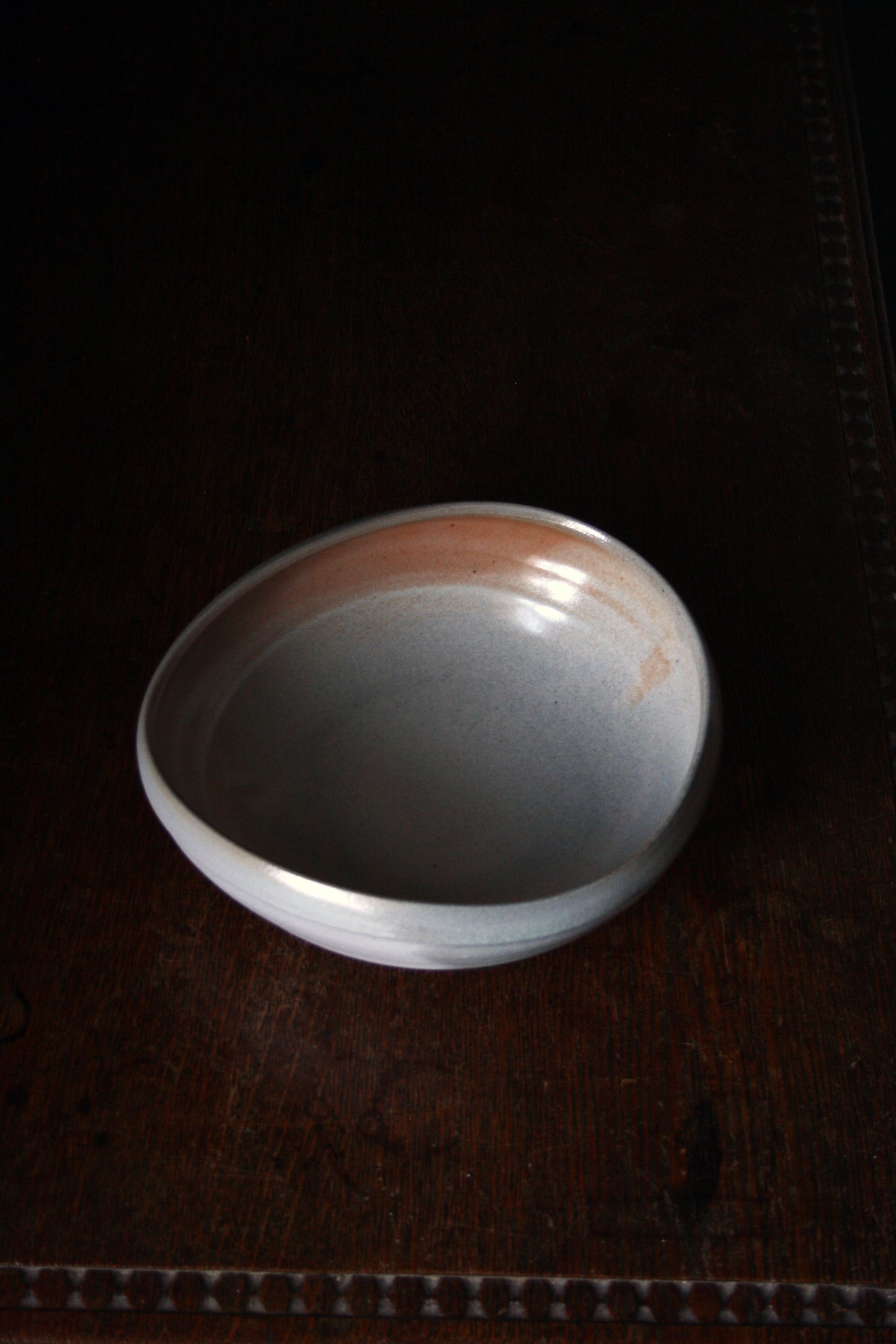 Asymmetric bowl