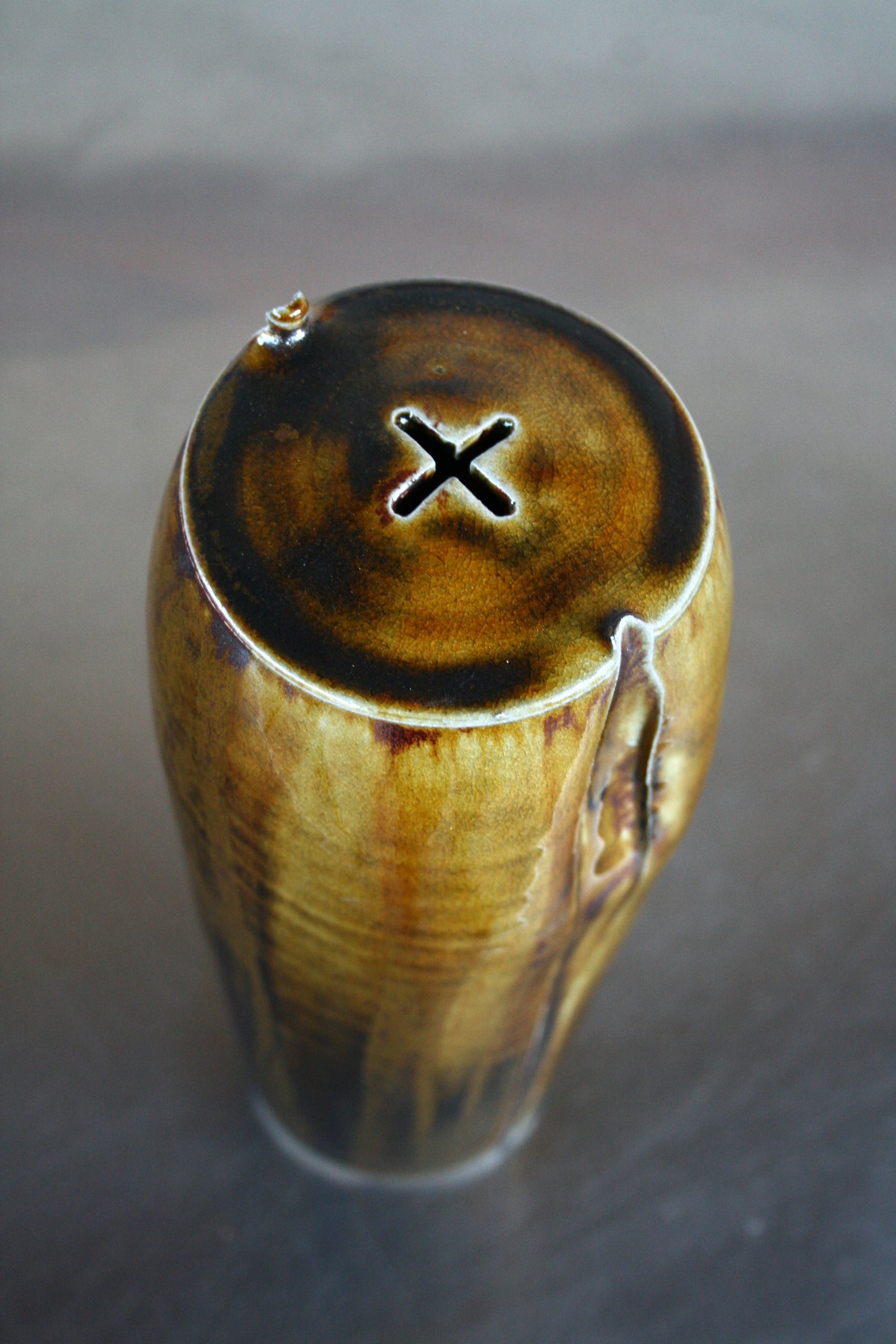 Cross hatch stem vase