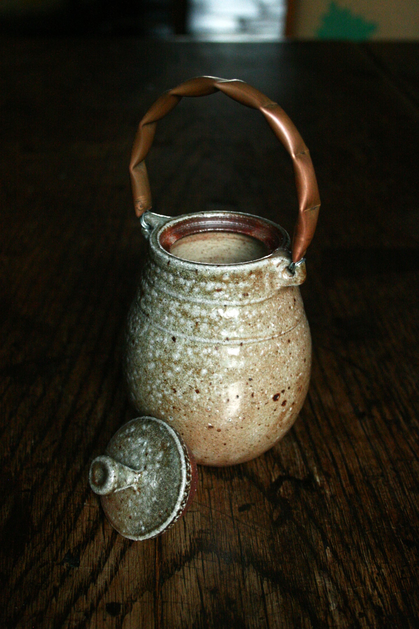 Caddy with copper handle