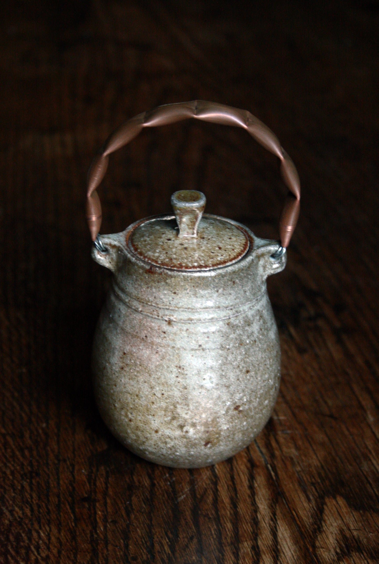 Caddy with copper handle
