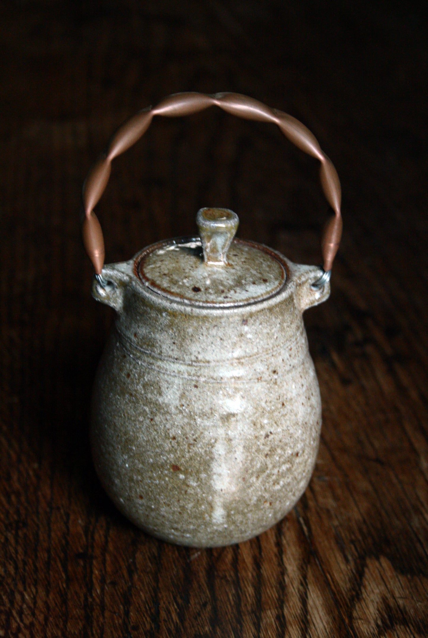 Caddy with copper handle