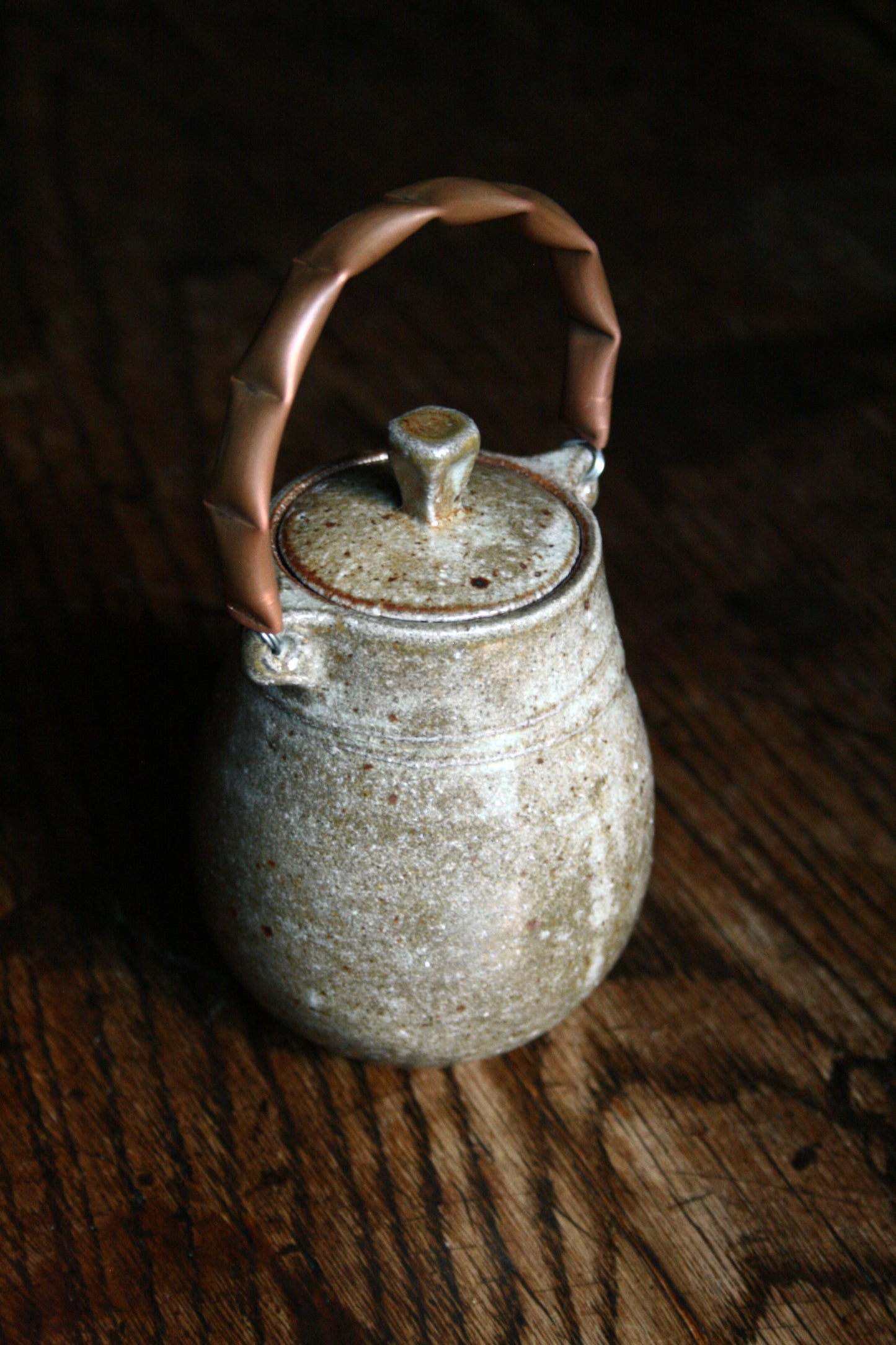Caddy with copper handle
