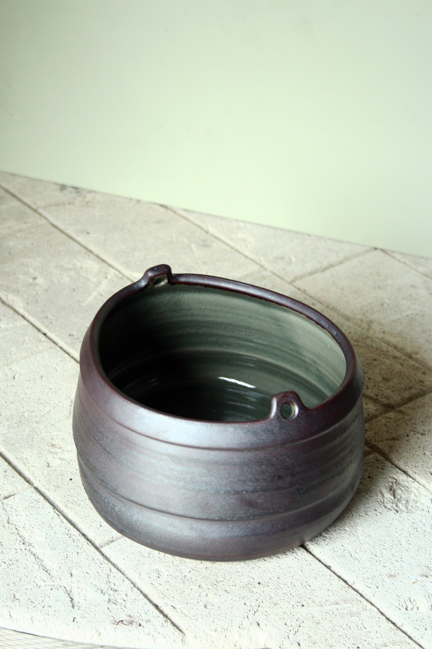 Asymmetric dish