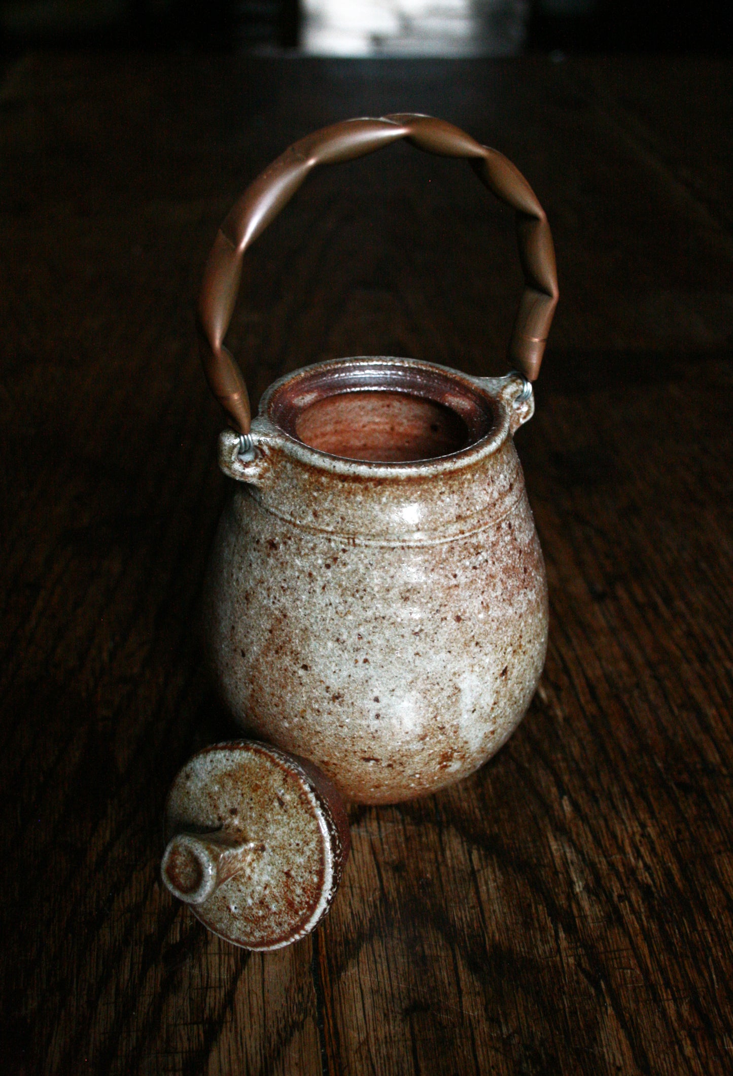 Caddy with copper handle