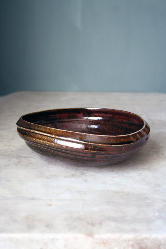 Asymmetric bowl