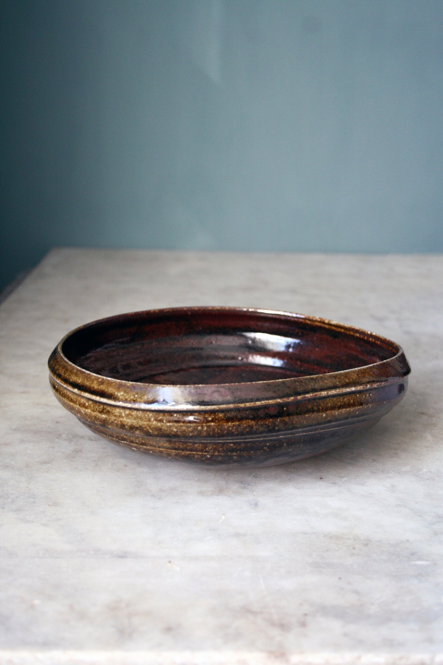 Asymmetric bowl