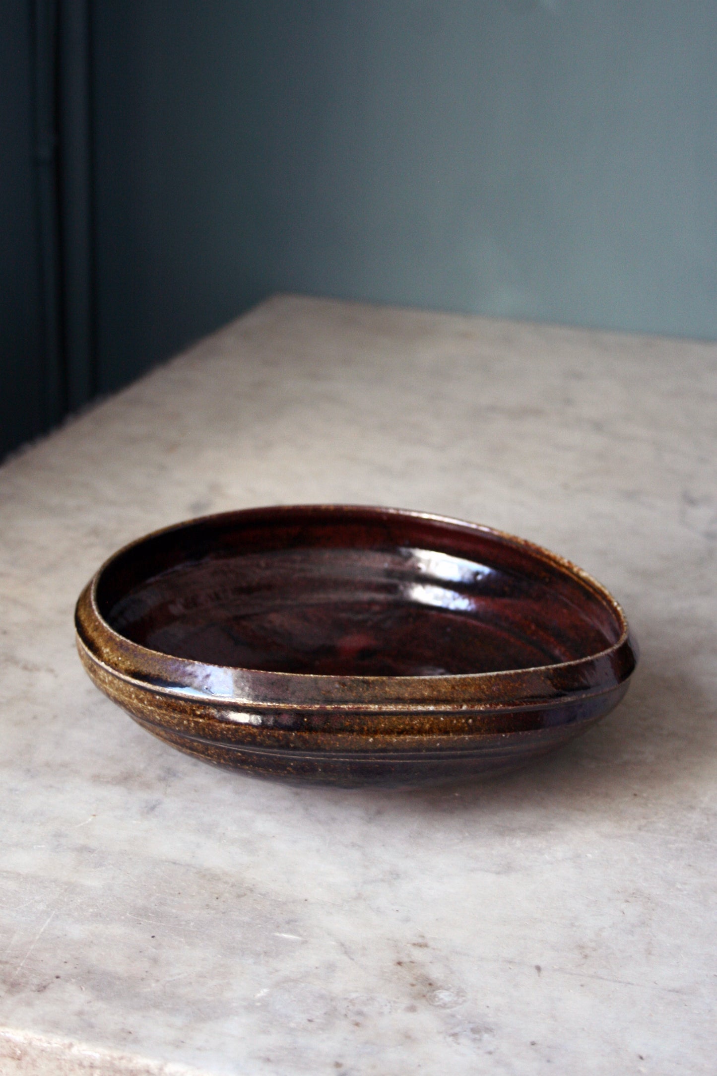 Asymmetric bowl