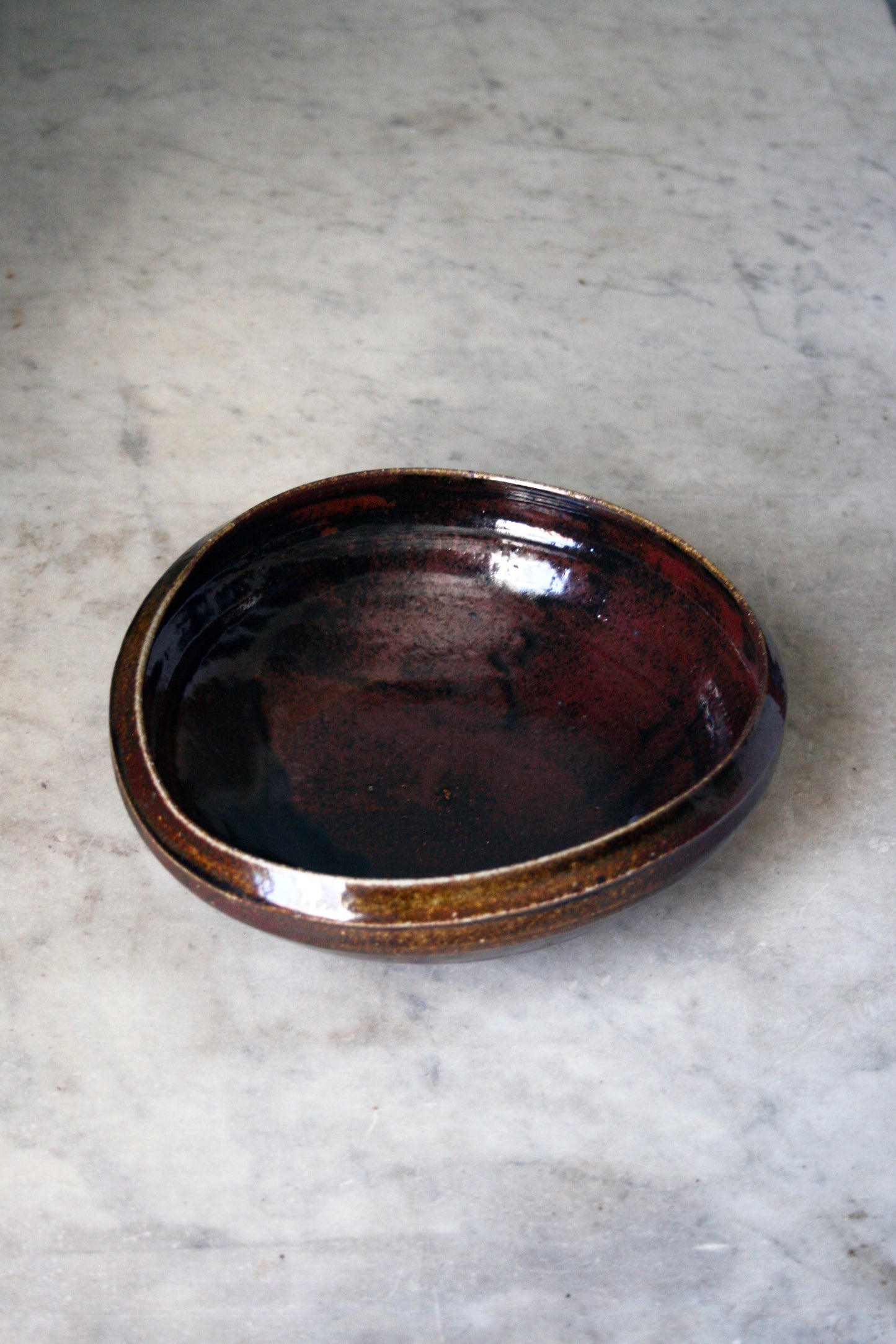 Asymmetric bowl