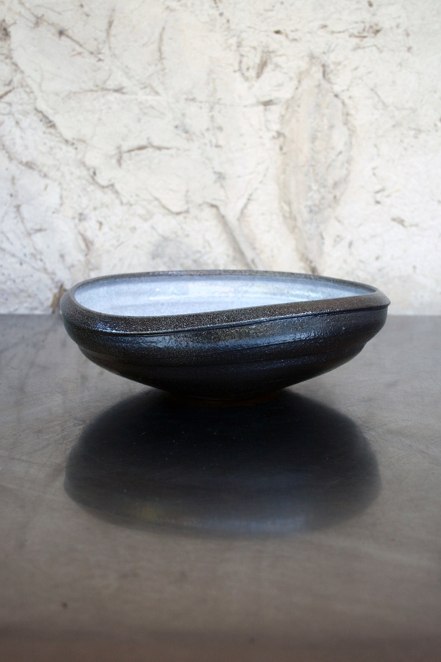 Asymmetric bowl