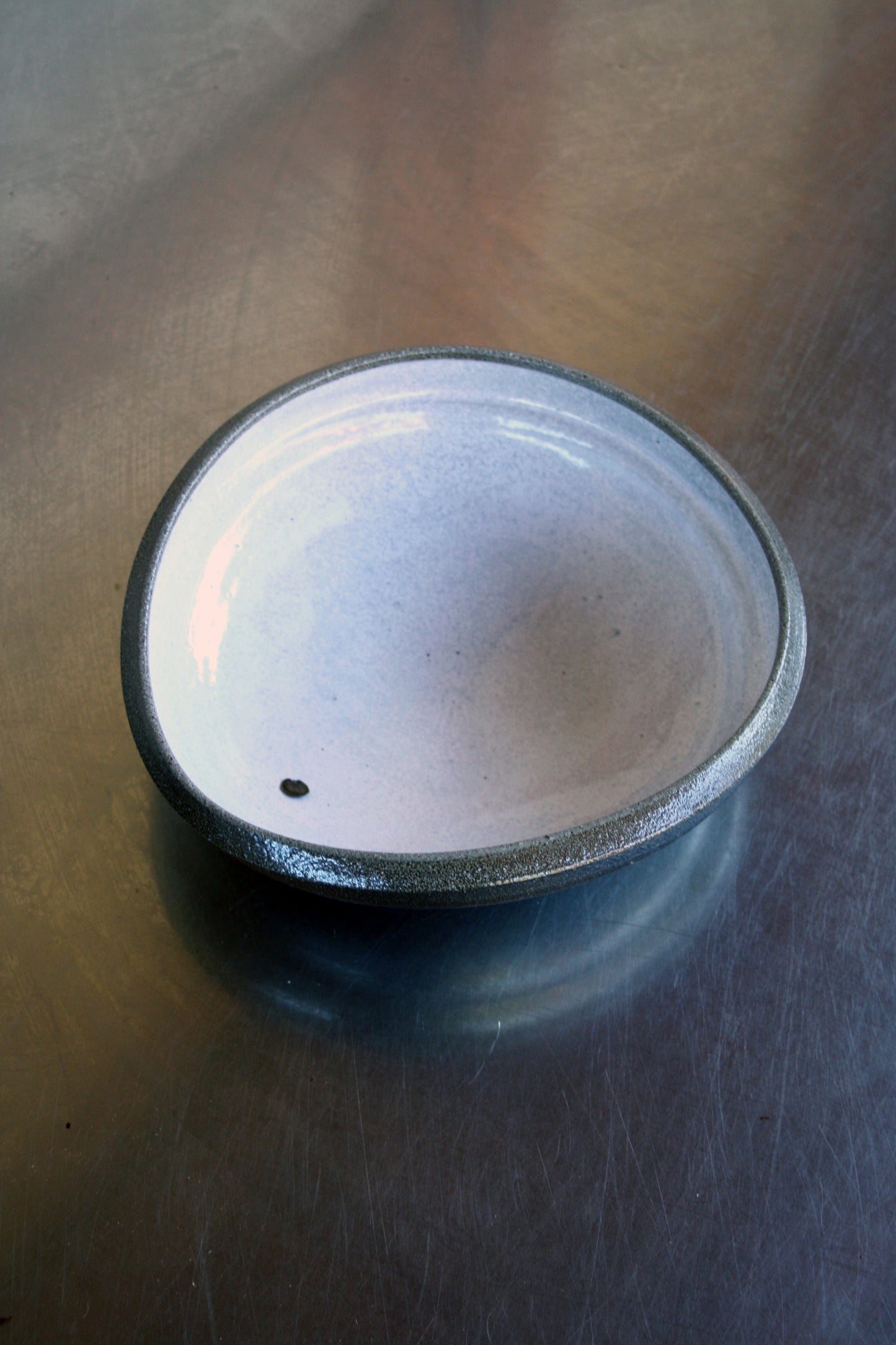 Asymmetric bowl