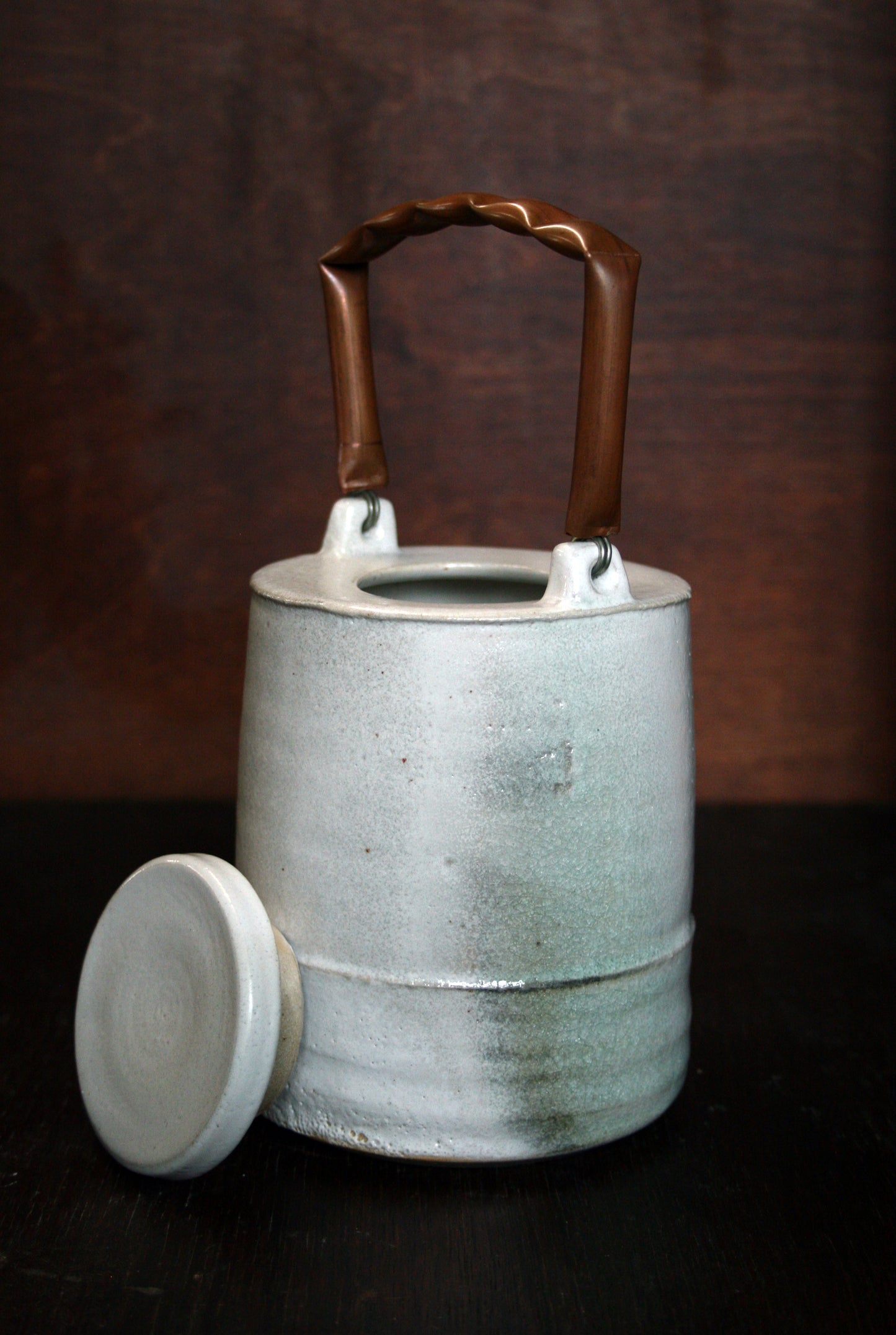 Caddy with copper handle