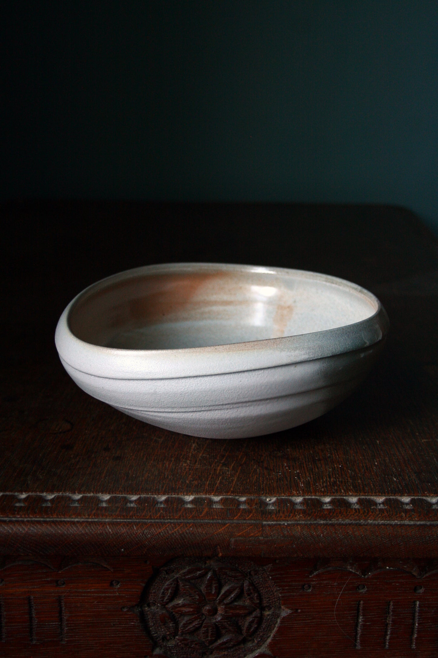 Asymmetric bowl