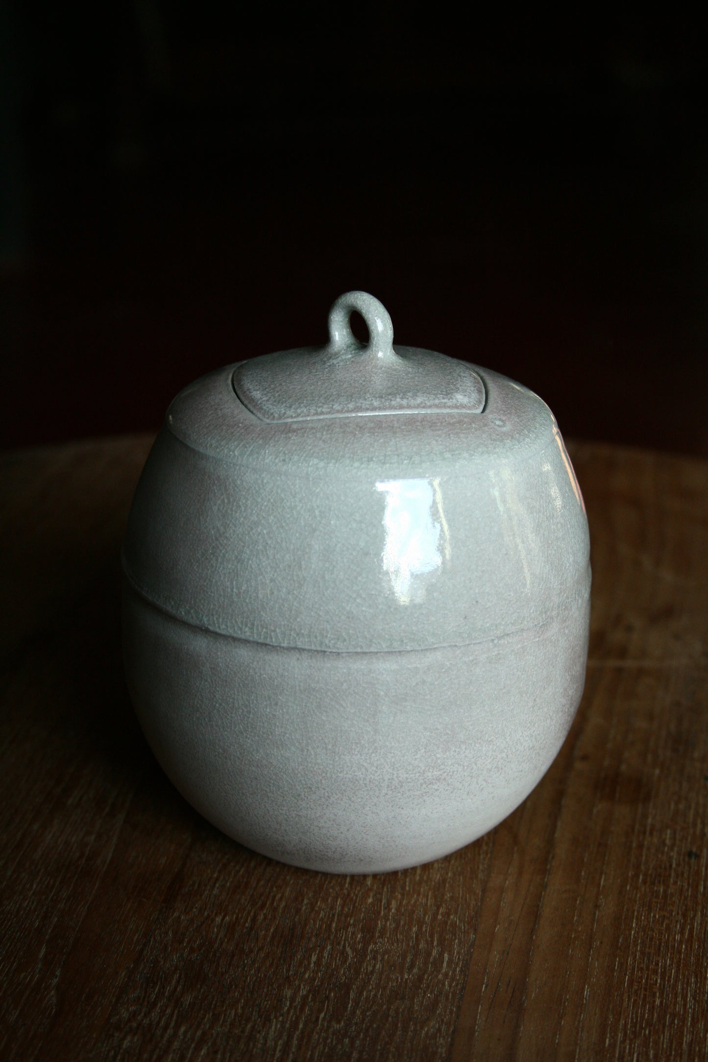 Enclosed form jar