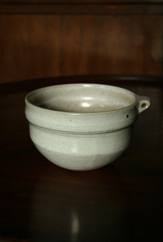 Lugged bowl