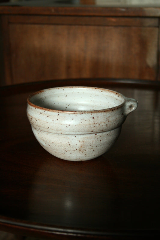 Lugged bowl