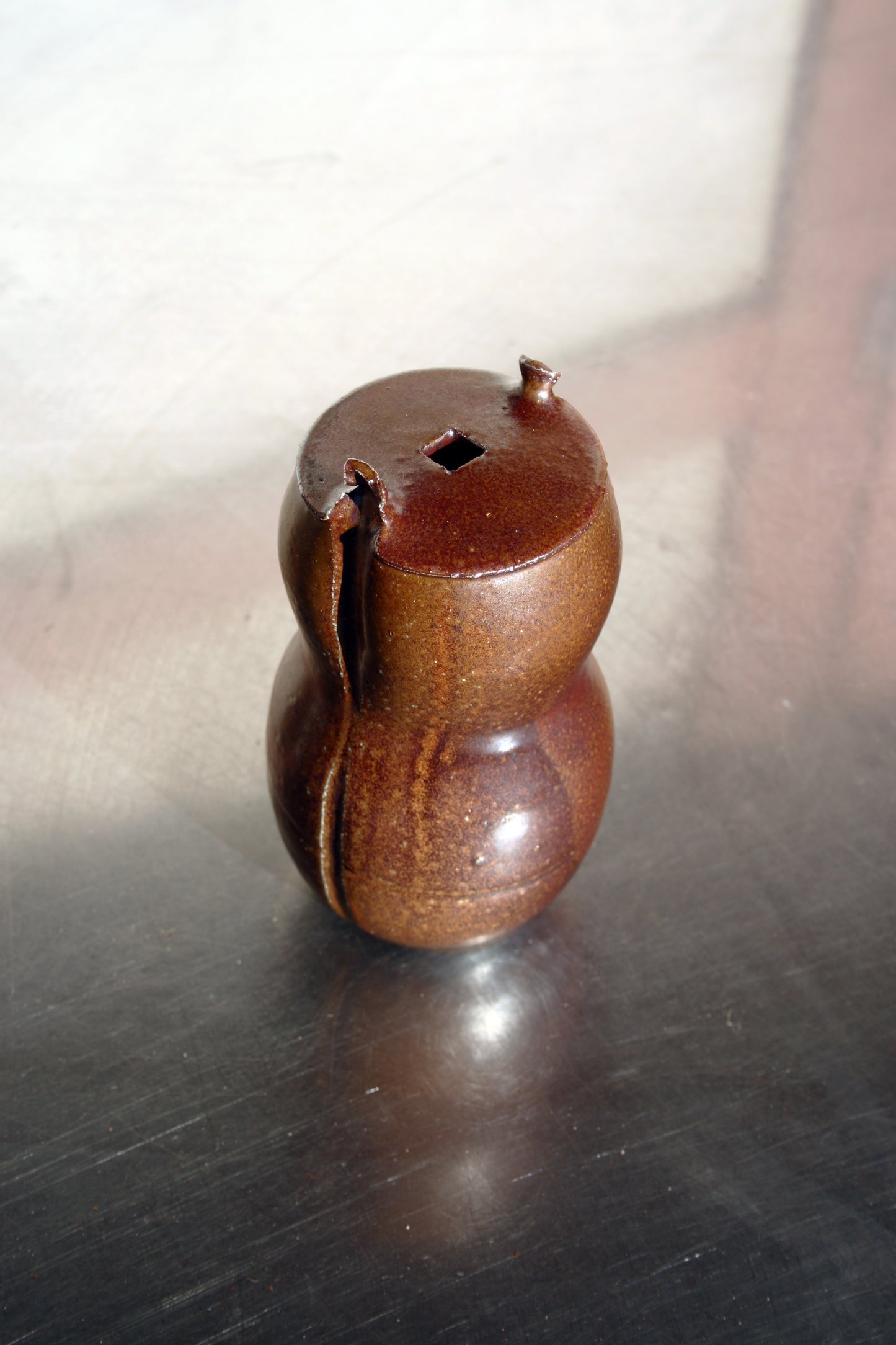 Peanut vase