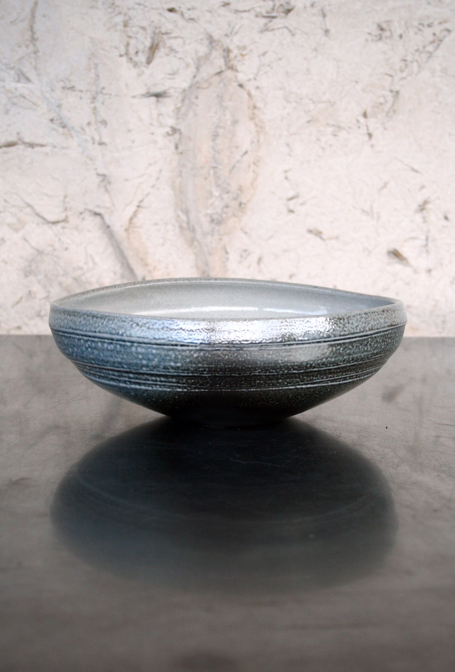 Asymmetric bowl