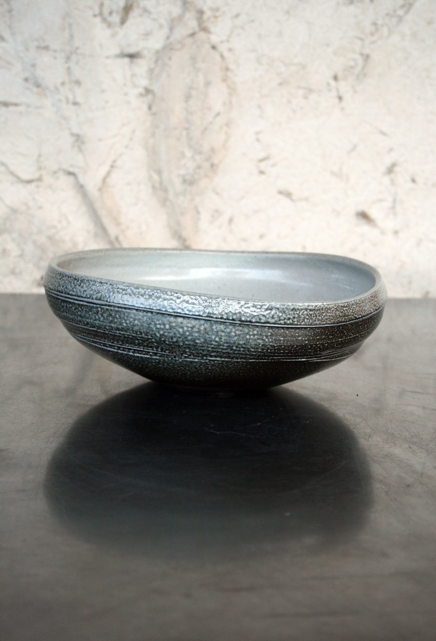 Asymmetric bowl