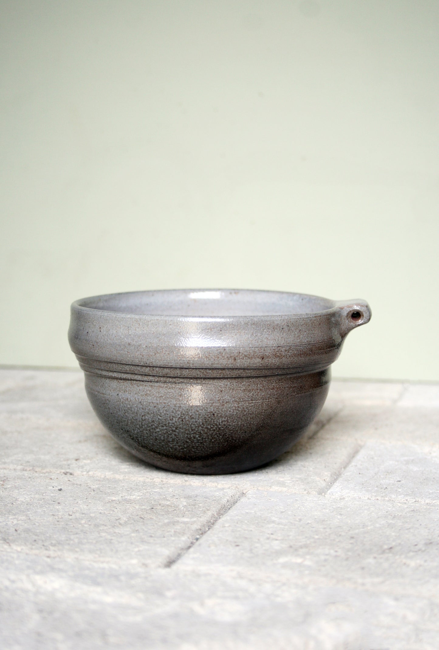 Lugged bowl