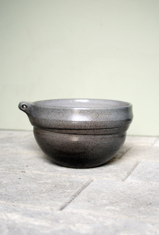 Lugged bowl