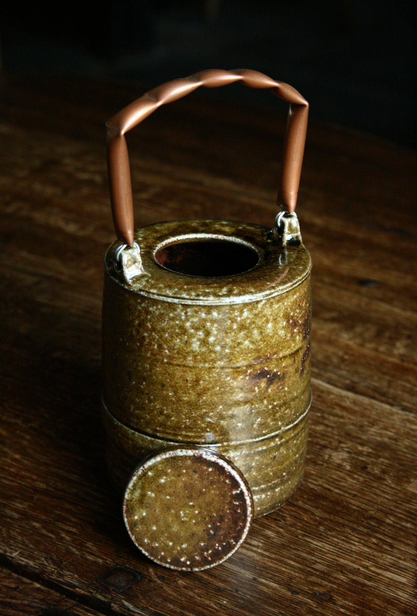Medium caddy with copper handle
