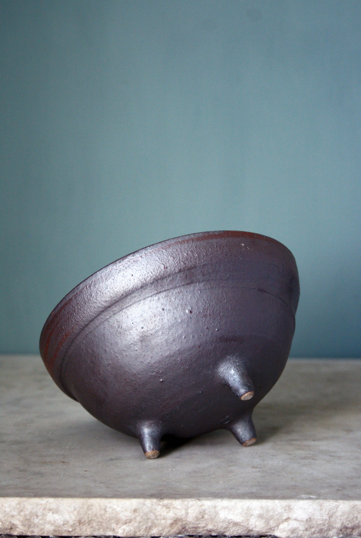Tripod bowl