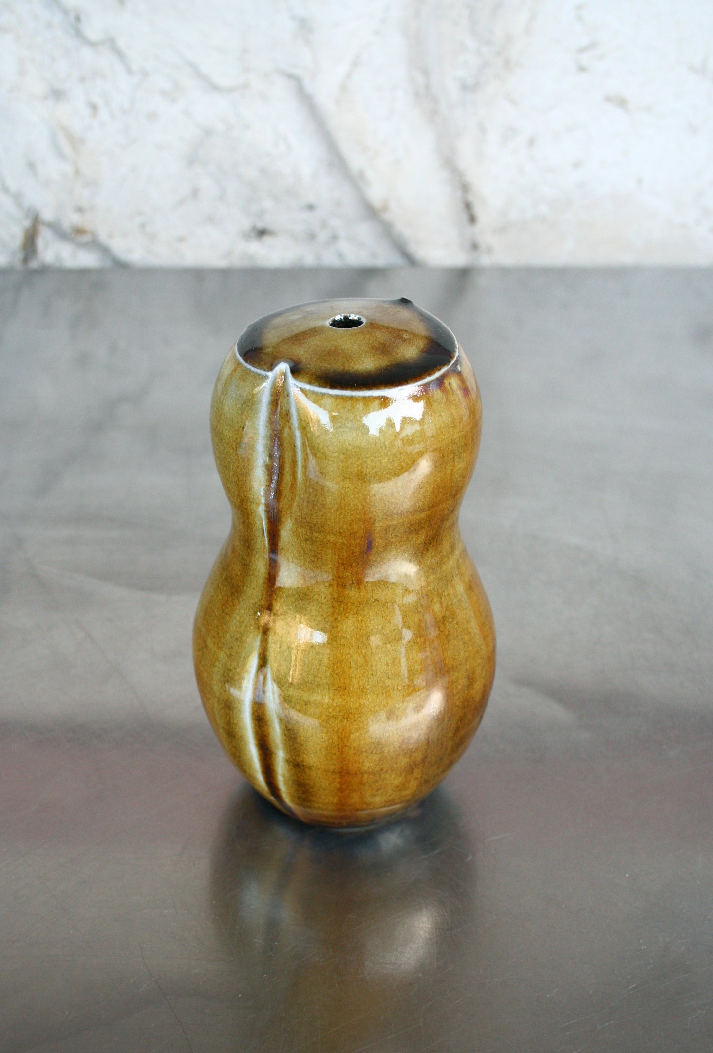 Peanut vase