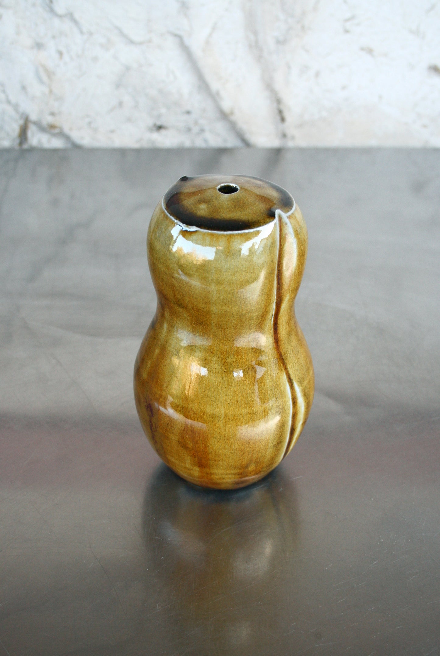 Peanut vase
